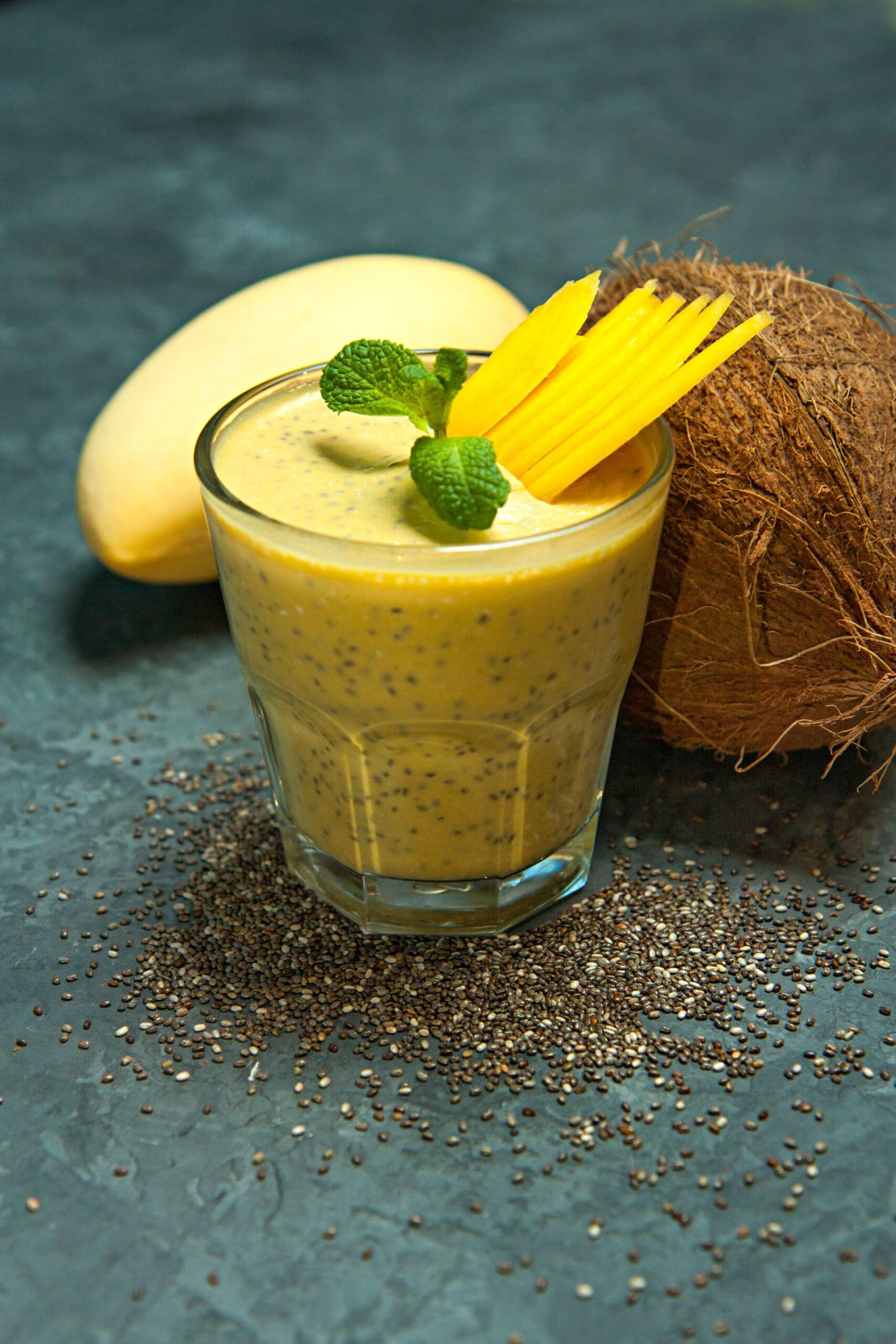 Mango, coconut & lime smoothie